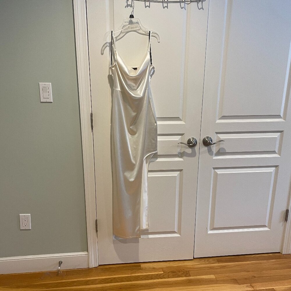 New long dress with slit, tags on